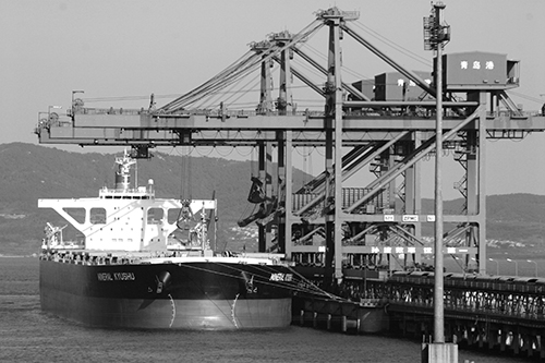 青岛港20万吨级矿石接卸码头
